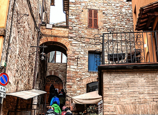 Auf nach Assisi: Die Planungsgruppe der Assis-Fahrt der Schule checkt die Lage vor Ort 