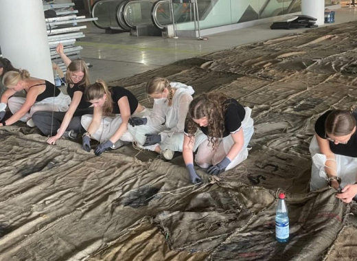 Kunst LK verhüllt Galeria Kaufhof