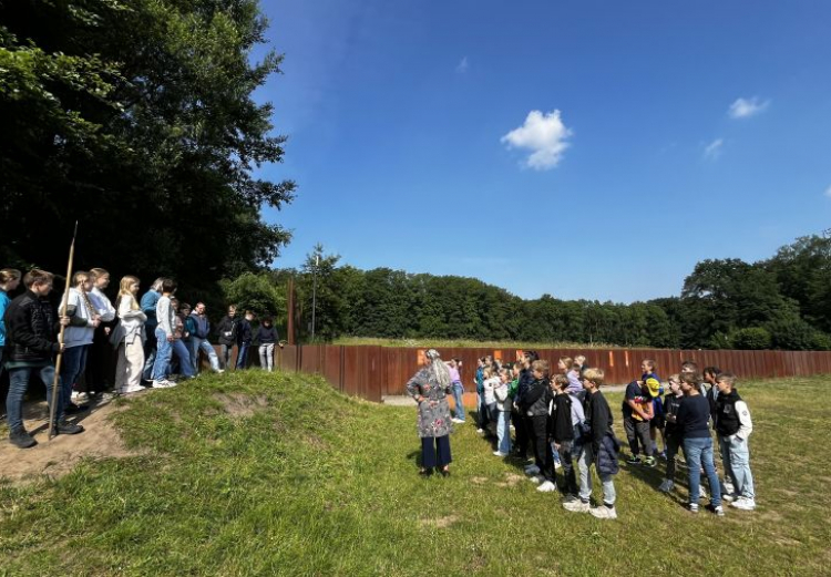 Anfang Mai machte sich der 10. Jahrgang in zwei Gruppen an zwei Tagen nach Hannover auf, um den niedersächsischen Landtag zu besuchen.
