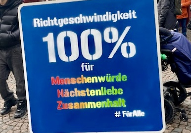 Richtgeschwindigkeit 100% für Menschenwürde