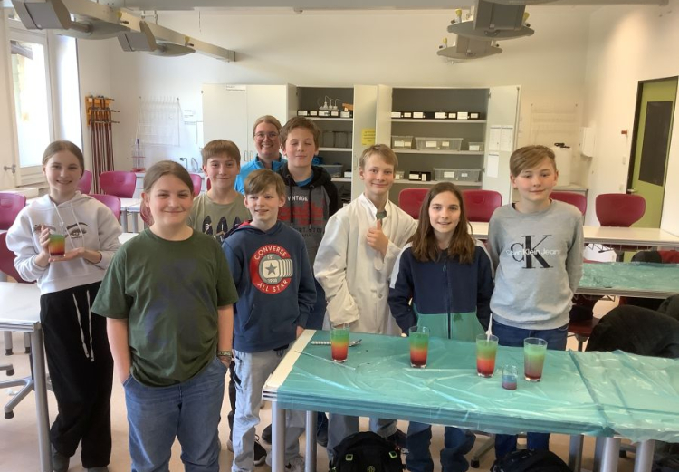 Experimentier-AG bereit für die Maiwoche