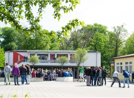 Mehr Miteinander, weniger Bildschirm: Warum unsere Schule auf echte Begegnung setzt