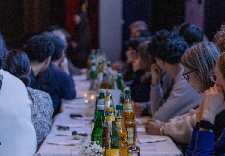 „Zeichen der Hoffnung“ – Interreligiöses Fastenbrechen in der Ursulaschule