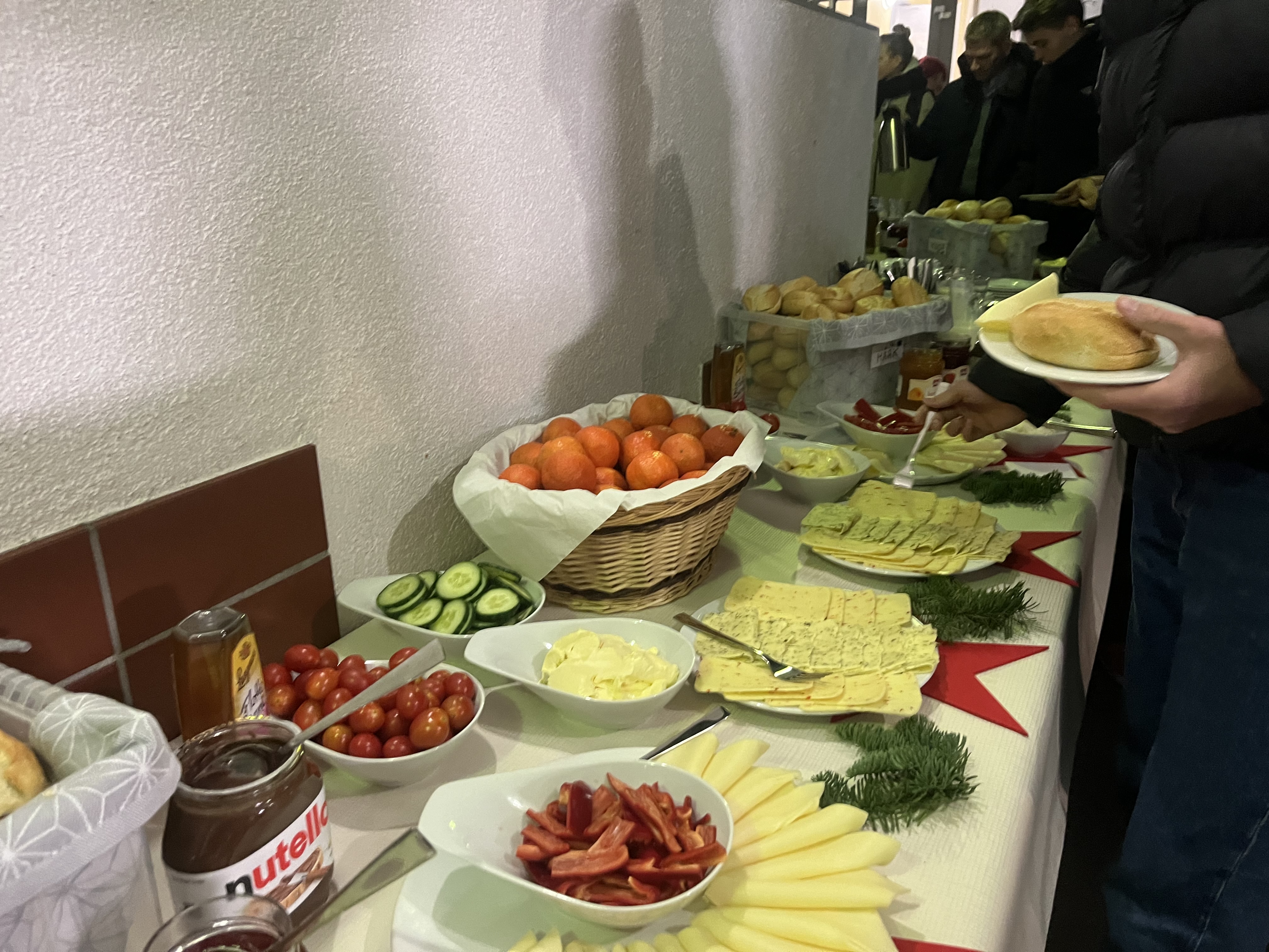 Kirche bei Kerzenlicht