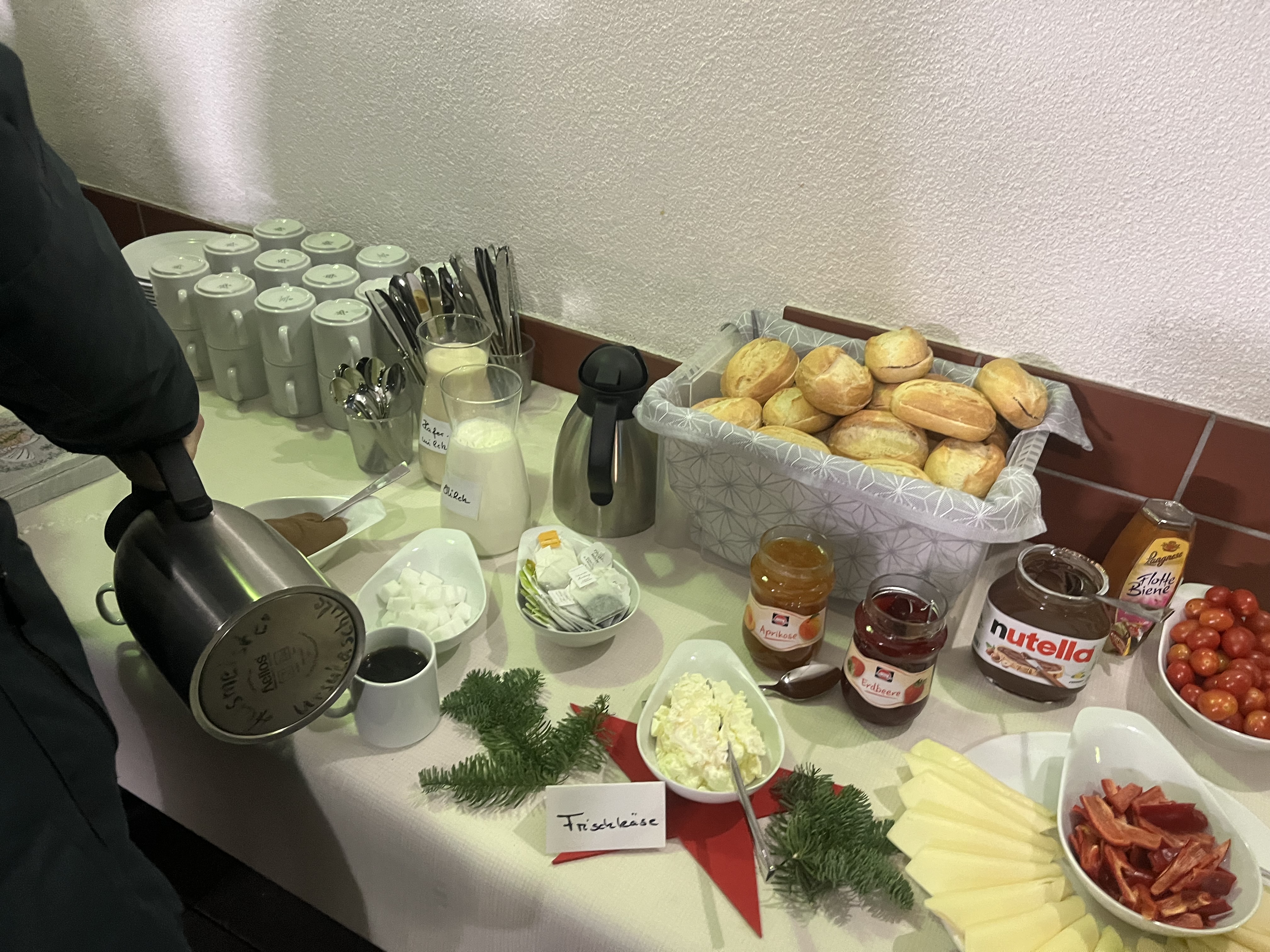 Kirche bei Kerzenlicht